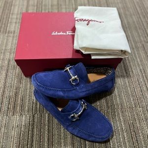 Salvatore Ferragamo Gancini Blue Suede Drivers 8E